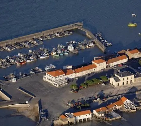 Hotel Logis Le Terminus