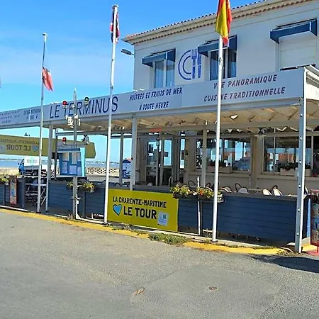 Hotel Logis Le Terminus