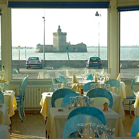 Logis Le Terminus Hotel