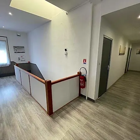 Logis Le Terminus Hotel
