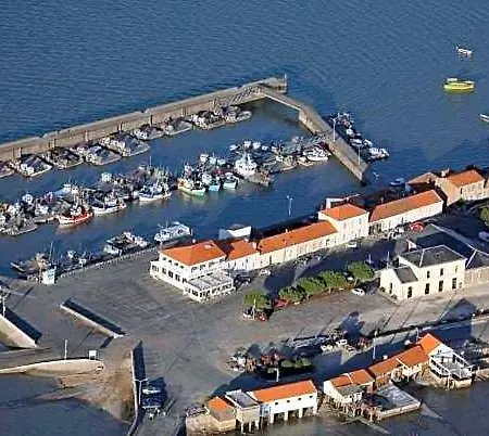 Hotel Logis Le Terminus