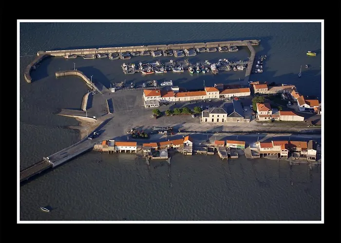 Hotel Logis Le Terminus Bourcefranc